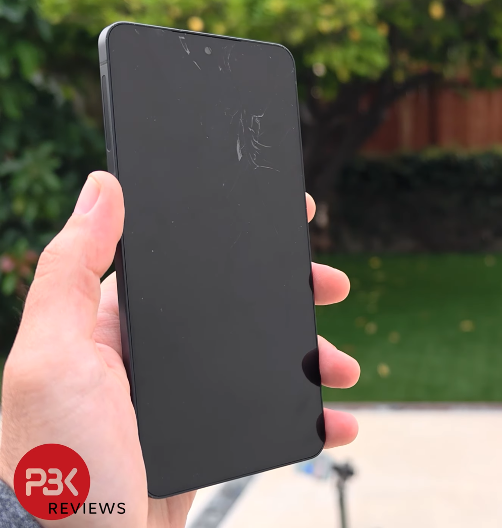 Цей новий смартфон Samsung протестували на міцність: результат здивував навіть експертів (відео)